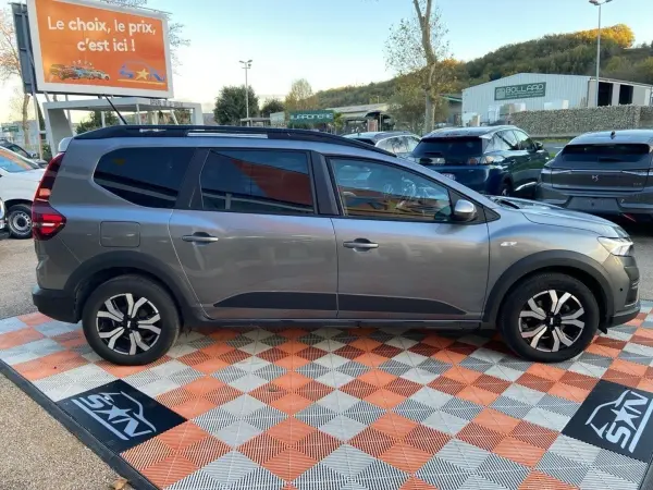 Dacia JOGGER 1.0 TCe 110 BV6 EXPRESSION GPS Caméra JA 16" 7PL - Photo 3