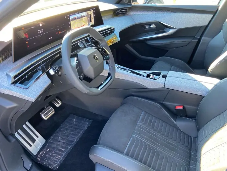 Peugeot 3008 Hybrid 145 e-DCS6 GT Toit Alcantara Executive Pack 360° Vision & Drive Assist Plus