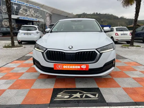 Skoda OCTAVIA 2.0 TDI 115 BV6 AMBITION Caméra - Photo 2