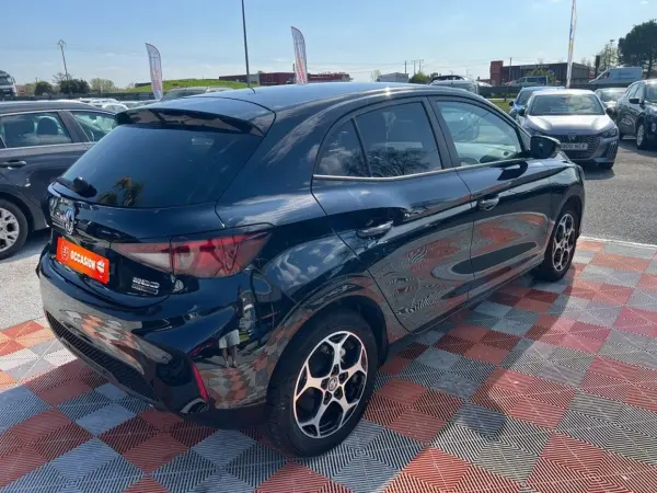 MG MG3 1.5 HYBRID + 195 LUXURY GPS Caméra 360° JA 16" - Photo 5