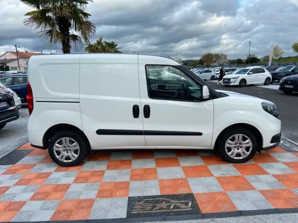 Fiat DOBLO CARGO 1.6 D Multijet 105 BV6 PACK PRO LOUNGE 3PL 10375HT - Photo 4