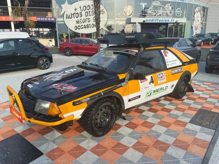 Renault FUEGO GTX 2 LITRES